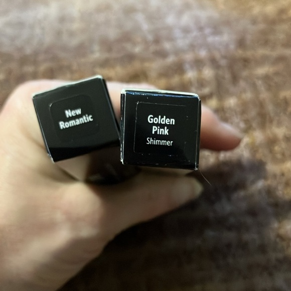 Bobbi Brown eyeshadow stick & lip gloss duo in Golden pink & New Romantic - Picture 3 of 7